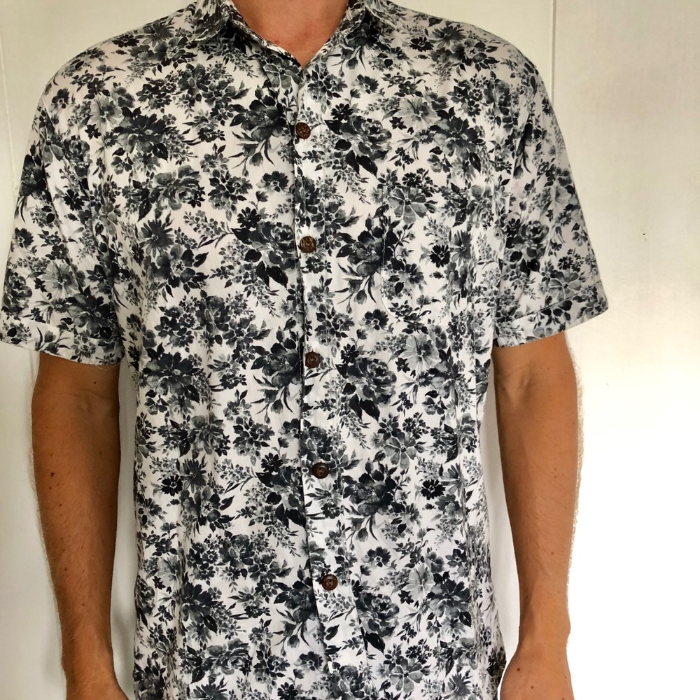 ALOHA BEACH CLUB Men's floral dress shirt XS